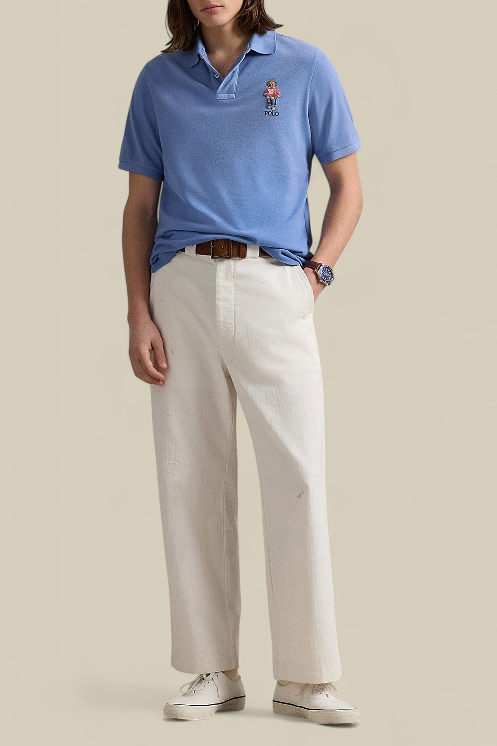 תמונת כל הלוק של חולצת פולו